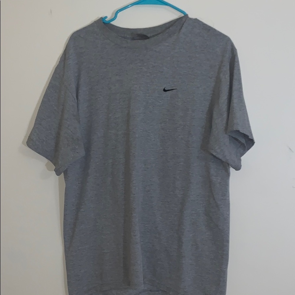 AUTHENTIC LATE 90’S NIKE SHORT SLEEVE